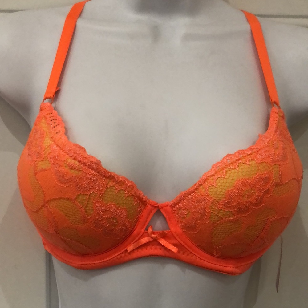 Orange bra!🔥
